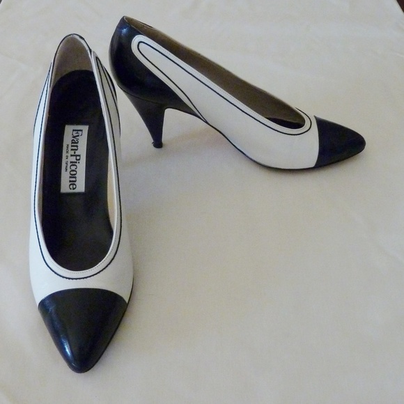 Vintage Evan Picone Navy and White Heels EUC - Picture 3 of 8